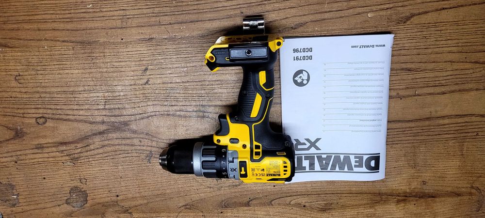 Wkrętarka udarowa DeWalt  DCD796 18v