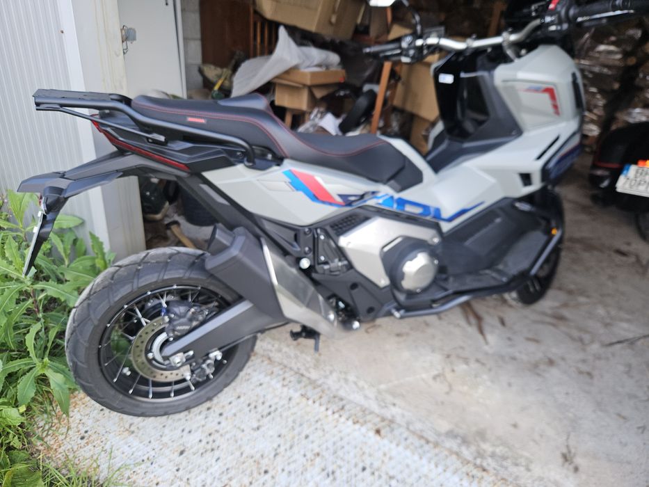 X-adv 2026  como nova