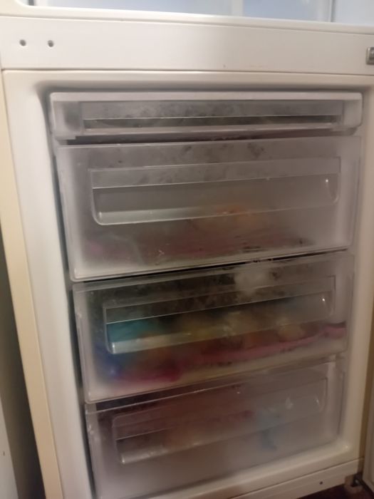 Срочно,продам холодильник.самовывоз