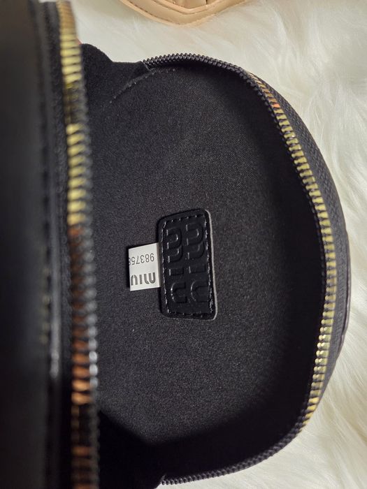 Дуже гарна новинка, Miu miu в двох кольорах