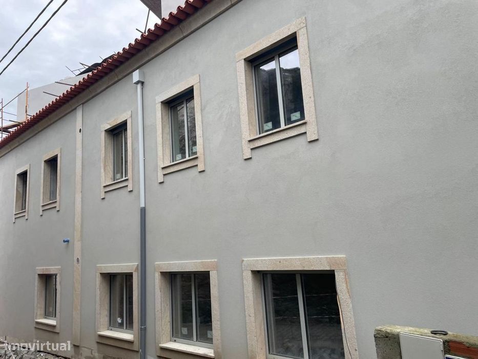 Apartamento NOVO com 2 lugares de garagem