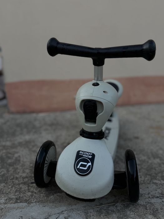 самокат-трансформер Scoot & Ride  у світло-сірому кольорі