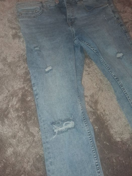 Dżinsy pull bardzo męskie z dziurami