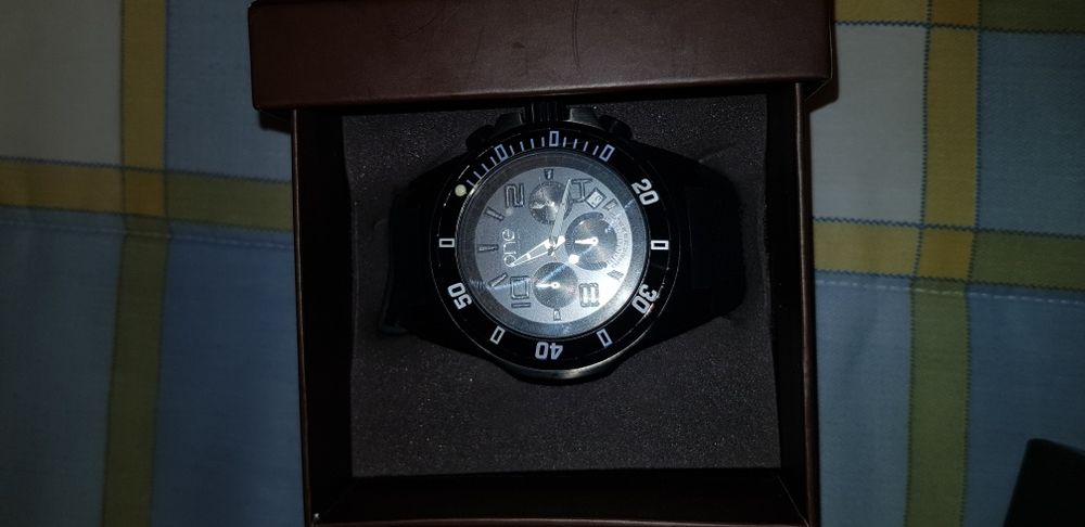 Relógio One novo em caixa