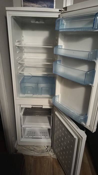 Sprzedam Lodówkę  Beko