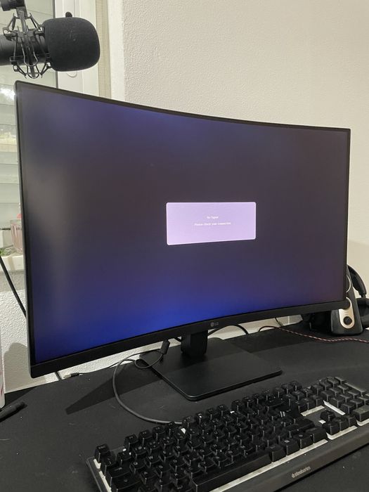 Monitor Aoc 32” curvo