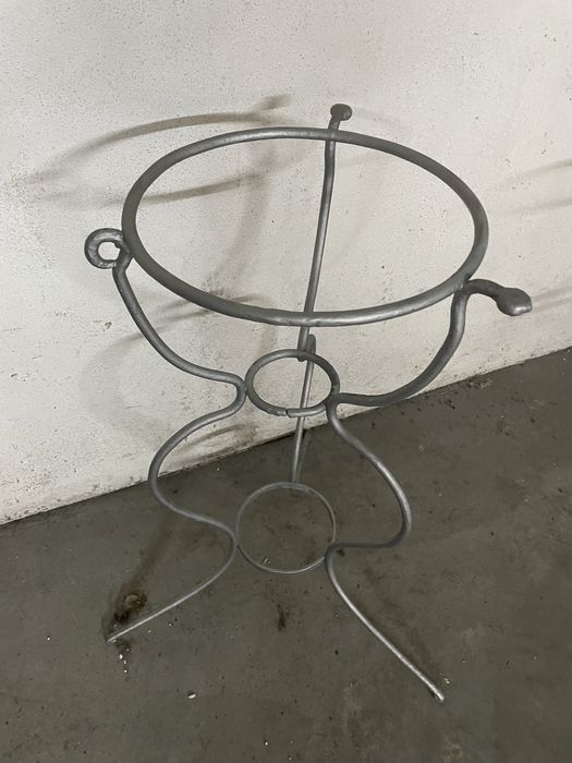 Bases antigas para lavatórios