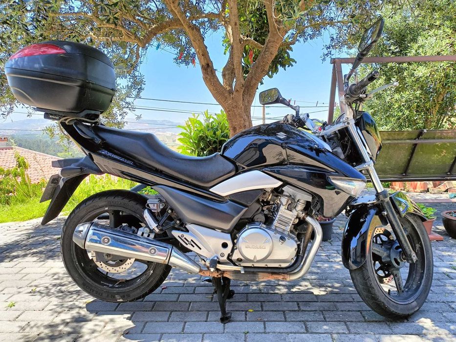 Moto Suzuki Inazuma 250