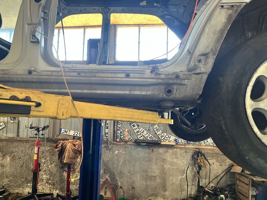 Продам кузов на ходовой mercedes w 140