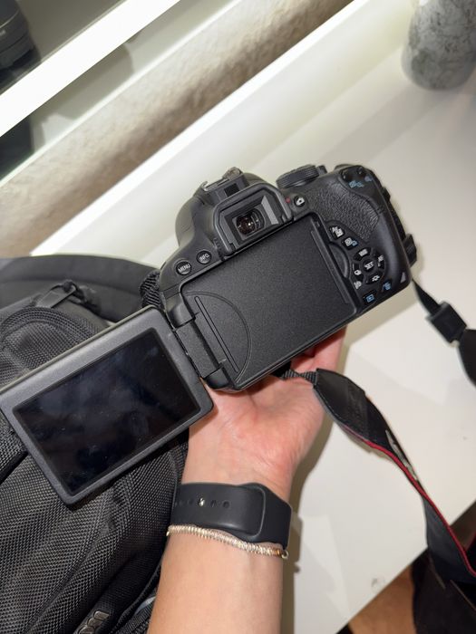 Lustrzanka canon EOS 700d