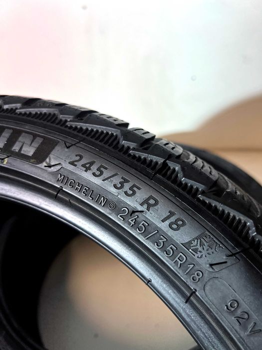 Pneus Michelin Alpin 5 - 245/35/18 - Excelentes