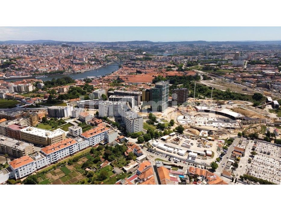 Detached House for Renovation in Premium Location – Vila Nova de Gaia (B)