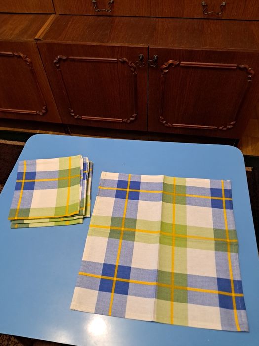 Набори текстильних серветок