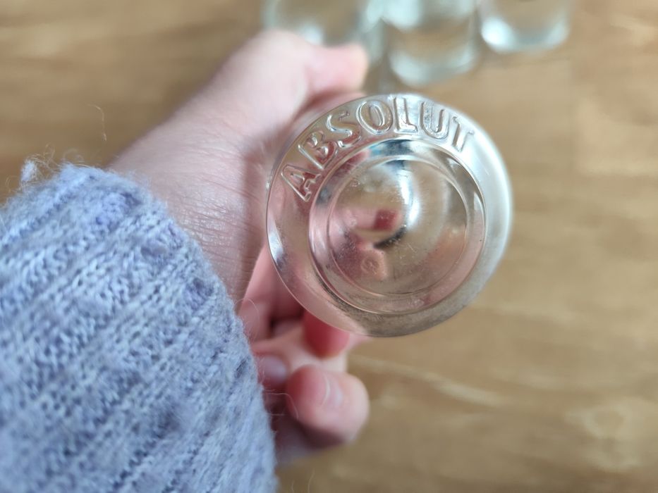 4 copos de shot absolut