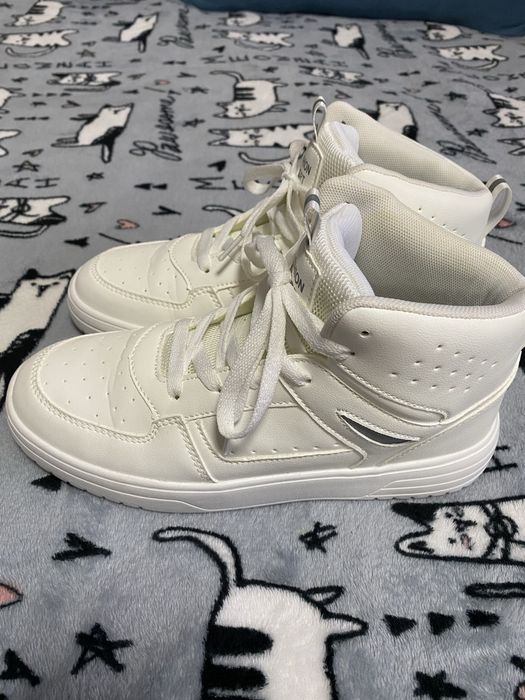 Продам кросовки высокие