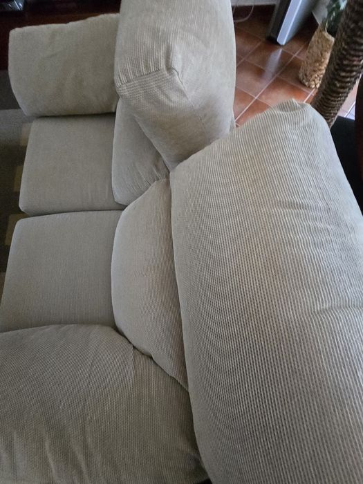 Sofás (3 e 2 pessoas) - Todos os bancos são deslizantes e as cabeceira