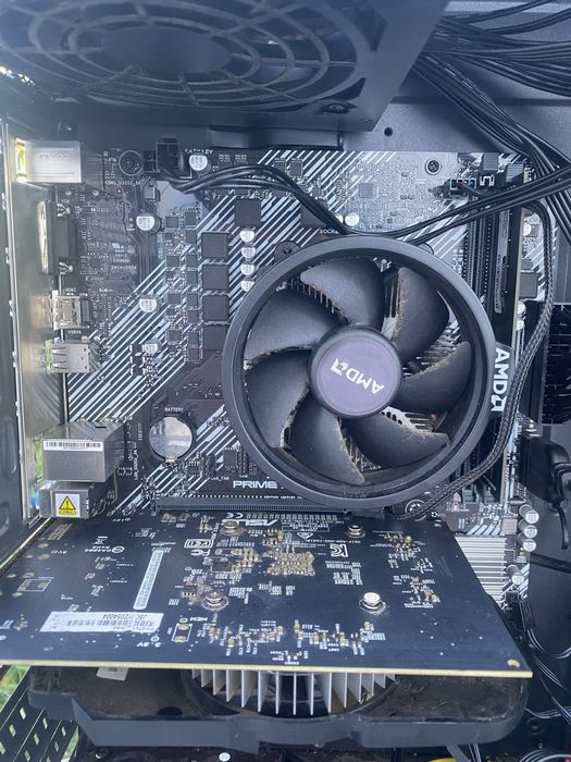 vendo ou troco 2 torres gaming descricao de componentes em foto