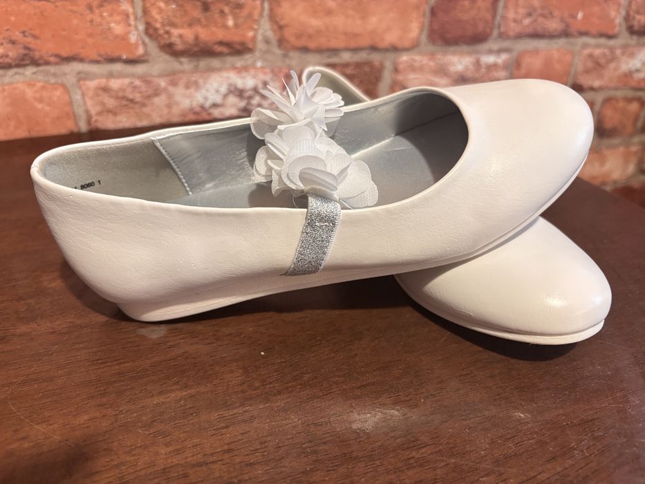 Nowe buty komunijne