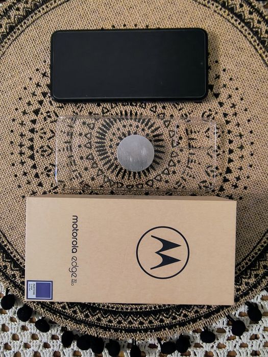 Motorola Edge 30 Neo Veri Peri 8/128 2,5 roku bez obciążeń