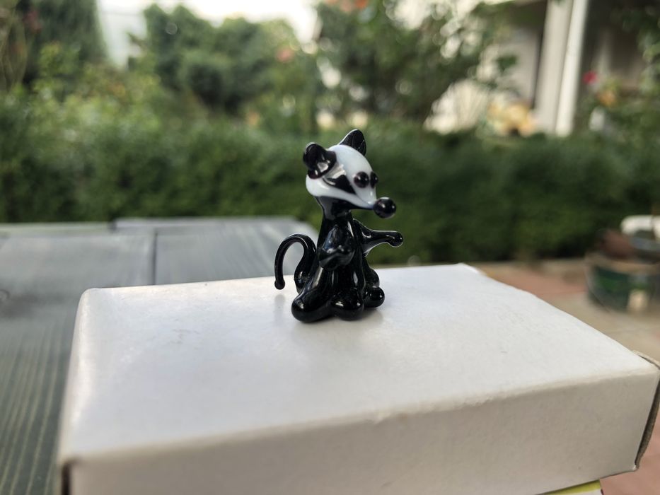 Стеклянные статуэтки