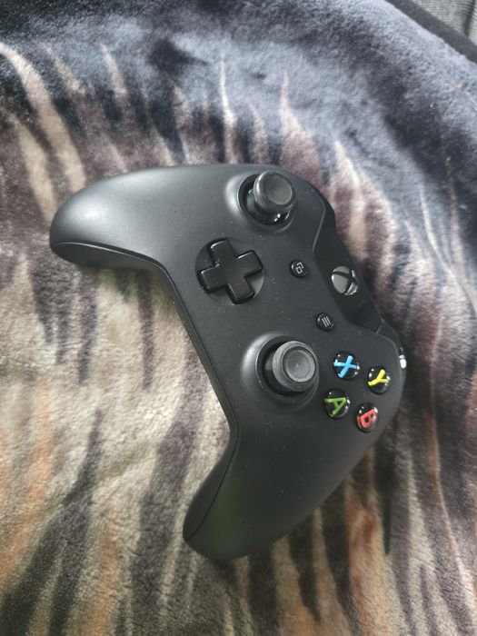Pad Microsoft 1697 Xbox One bezprzewodowy xone s x