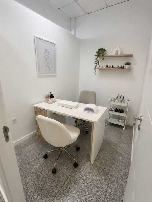 Arrendo gabinete manicure