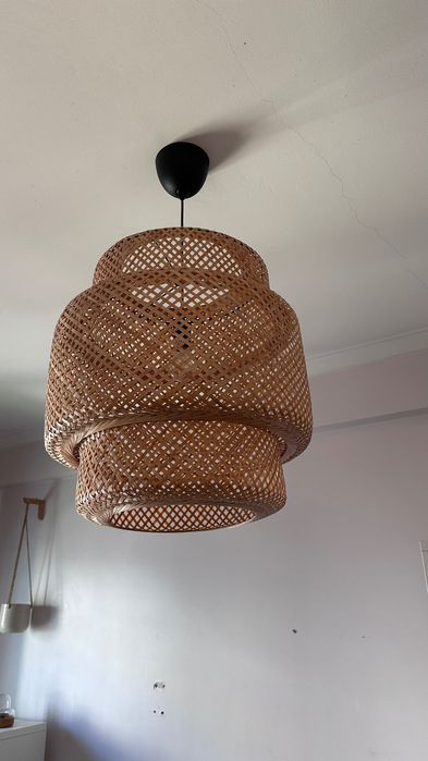 Candeeiro de teto em vime