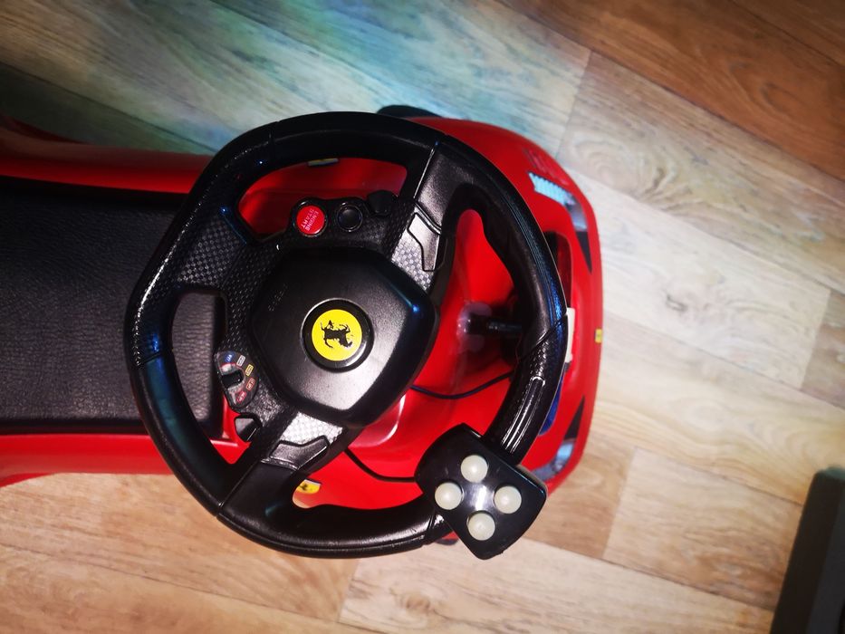 samochód Ferrari dla malucha