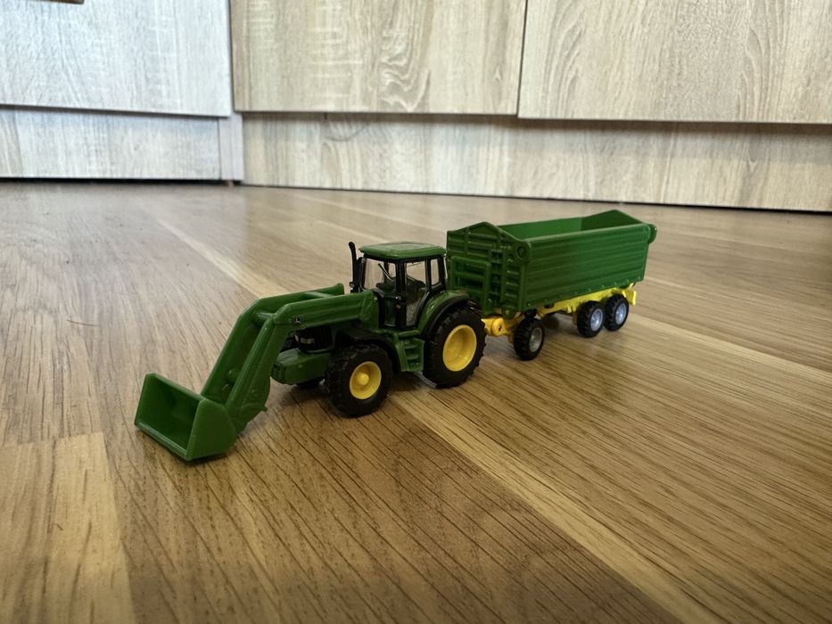 Тоактор John Deere 1:87 (Siku; Britains; ERTL)