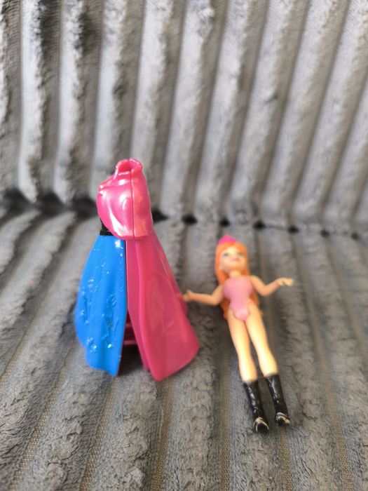 Mała lalka Anna z Krainy Lodu