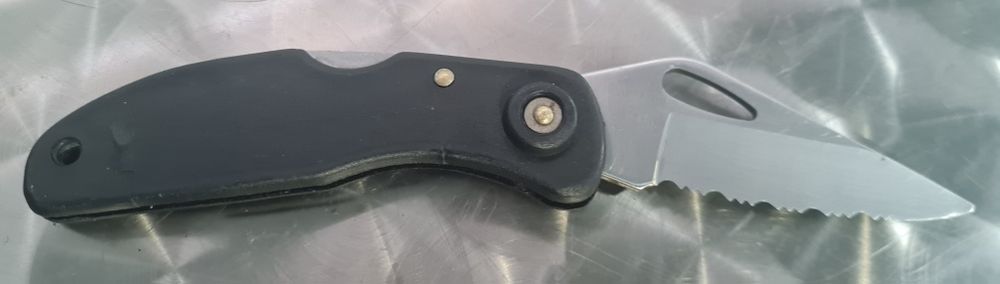 Faca Endura Clipit praticamente nova.