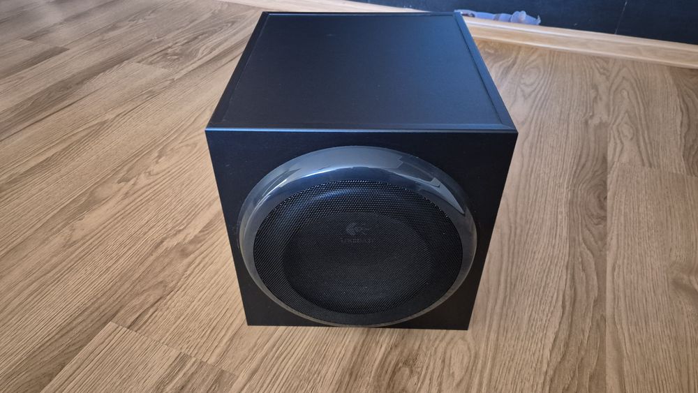 Sprawny subwoofer z zestawu Logitech Z906 Z-906