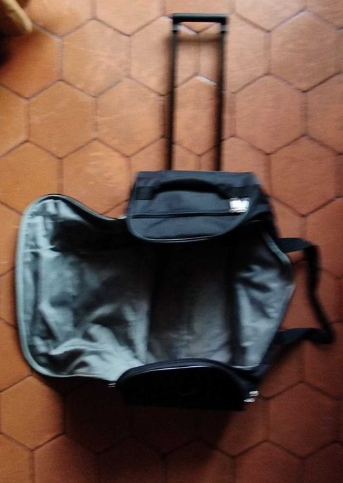 Saco de viagem com rodas e pega extensível