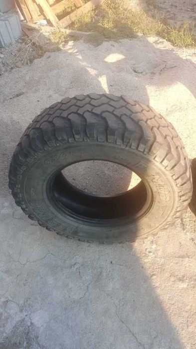 Pneus F-MUD 235/75 R15