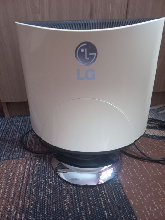 Монітор  LG  до   комп'ютера + перехідник