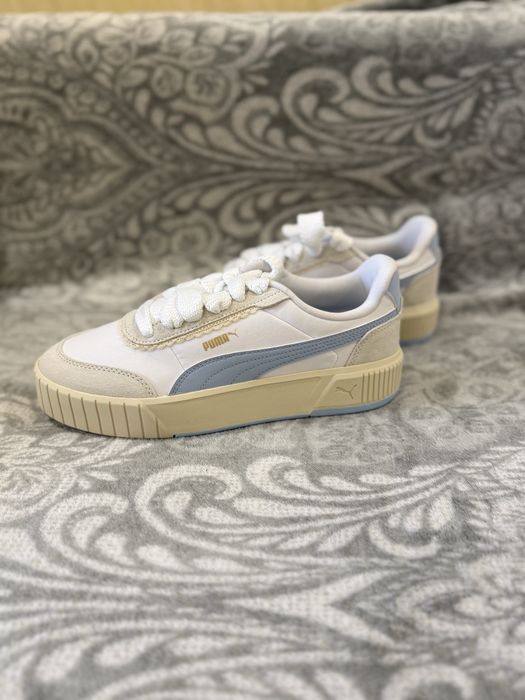 Нові кросівки Puma