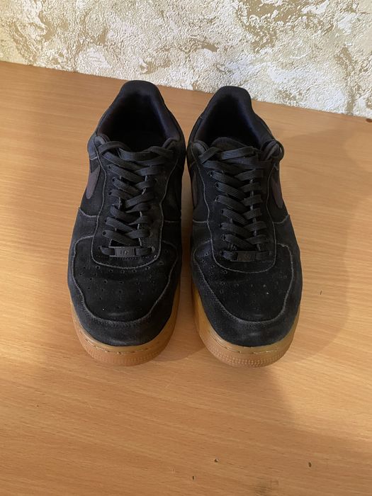 Продам кросівки Nike Air Force замшеві