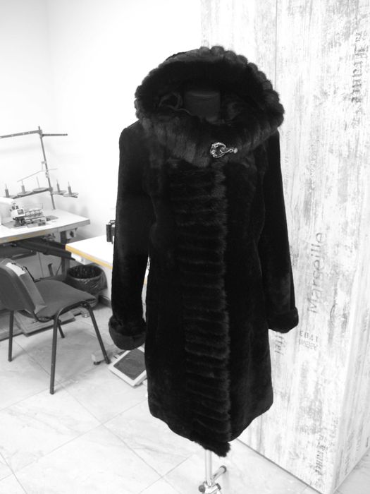 Продам нову шубу з мутону