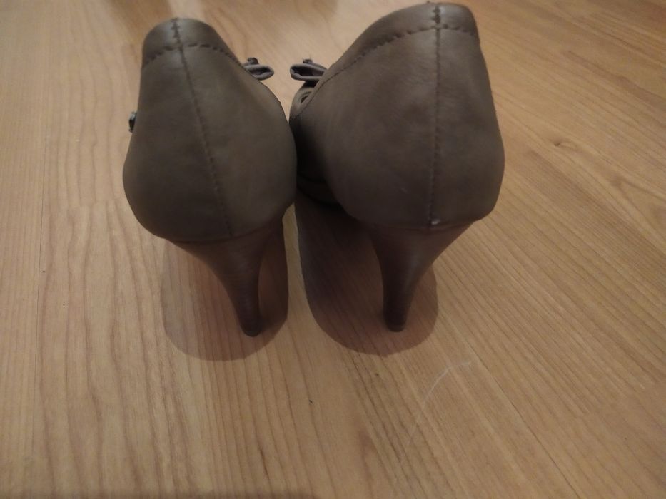 Sapatos senhora beje (novos)