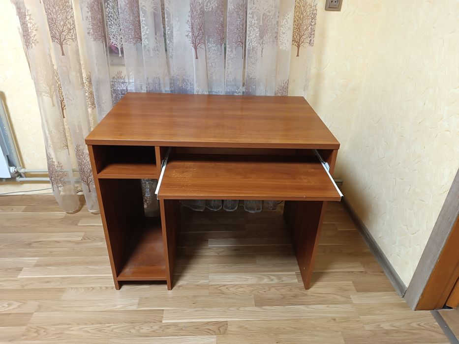 Стол компьютерный