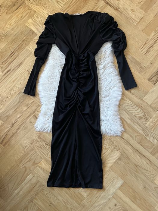 Sukienka mala czarna midi pufki z rozporkiem copperose dekolt