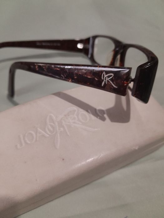 Auscultadores, calculadoras, armações oculos