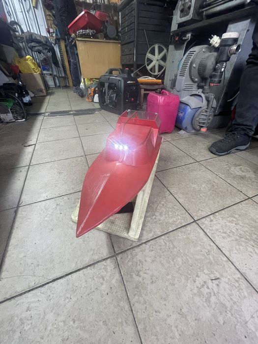 Кораблик для рибалки