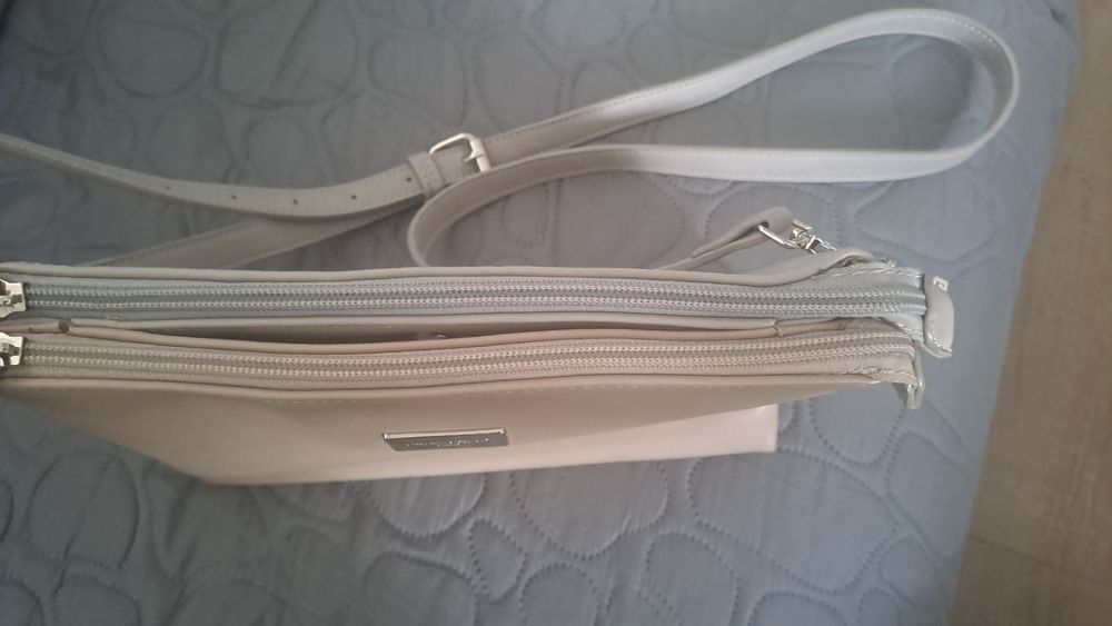 Dwukolorowa torebka listonoszka komunia wesele David Jones