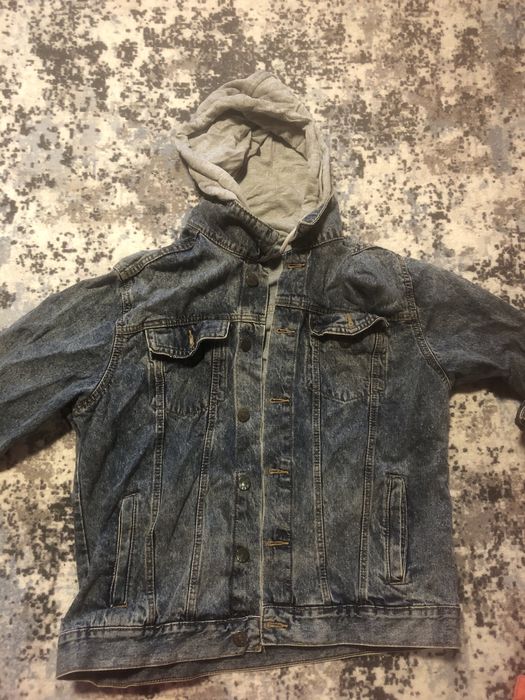 Продам джинсову куртку і джинси