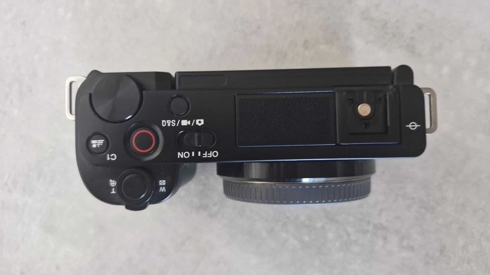 Sony ZVE-10 + Cage Small Rig + Baterias Extra