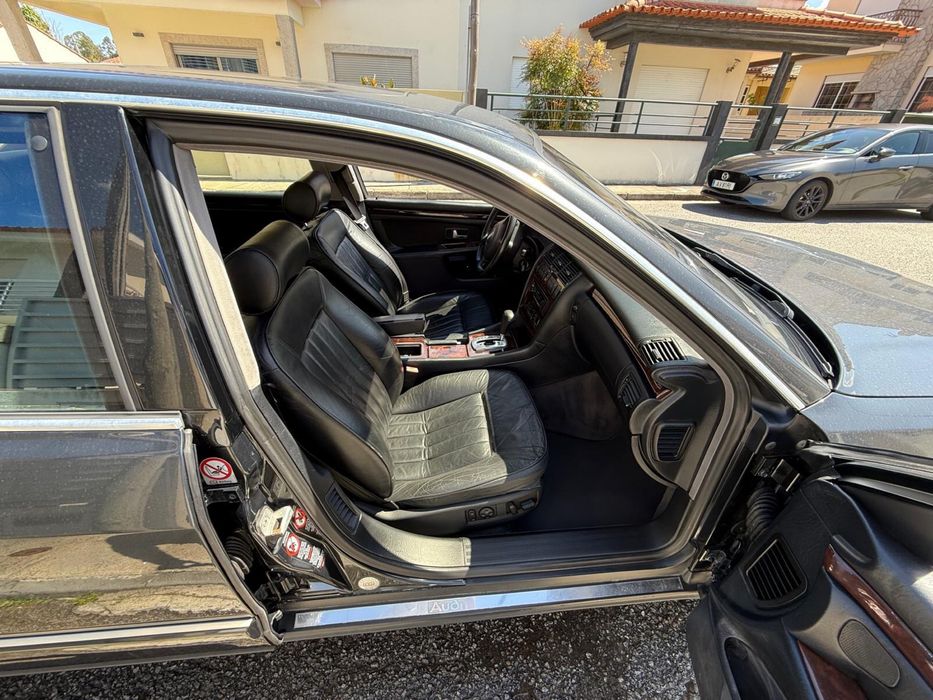 AUDI  A 8   2.8 Automático  Nacional