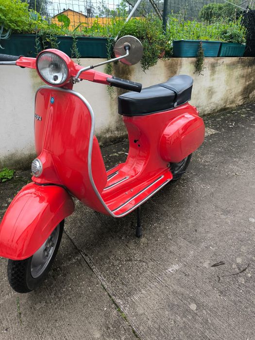 Vespa 50s, troca por trator 40cv