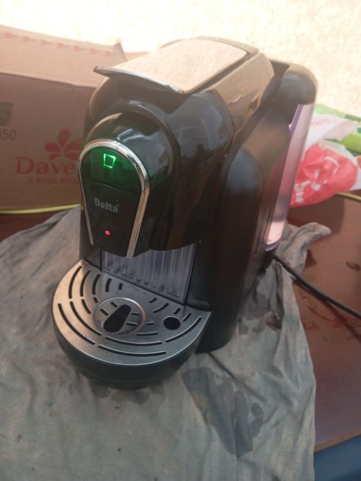 Cafeteira Máquina de café Delta Q  para despachar rápido