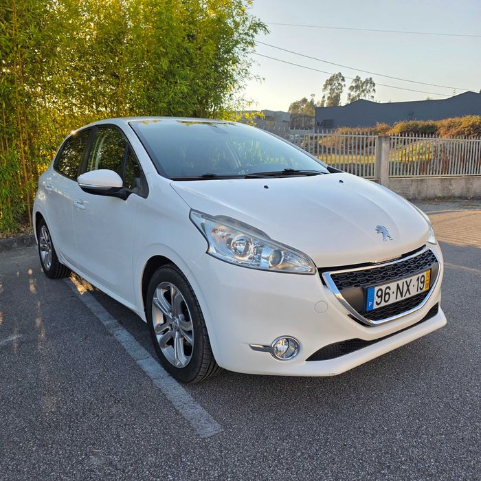 Peugeot 208 1.4 HDi Nacional — photo 2